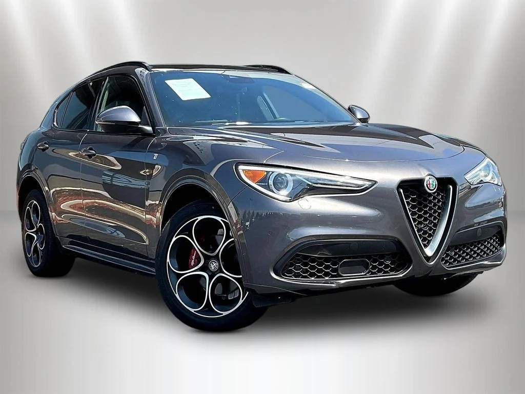 Used 2023 Gray Metallic Alfa Romeo Ti image 3