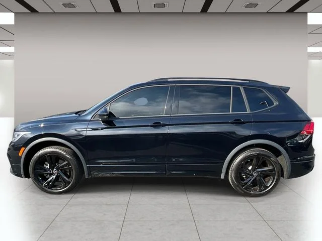 Used 2024  Volkswagen 2.0T SE R-Line Black image 6