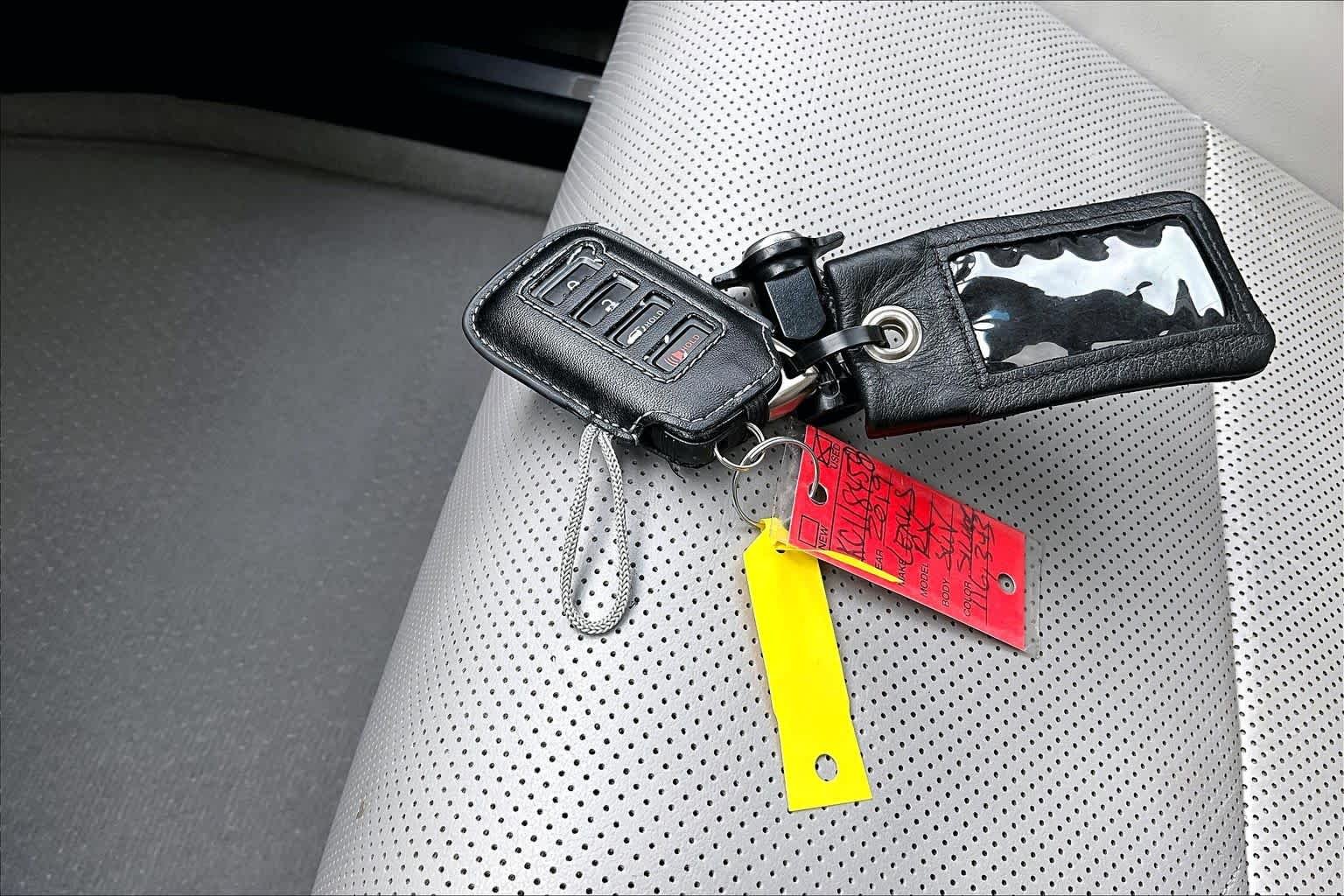 Used 2019 Atomic Silver Lexus  image 14