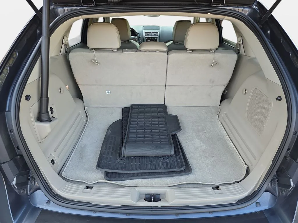 Used 2014 Smoked Quartz Metallic Tinted Clearcoat Lincoln Base image 12