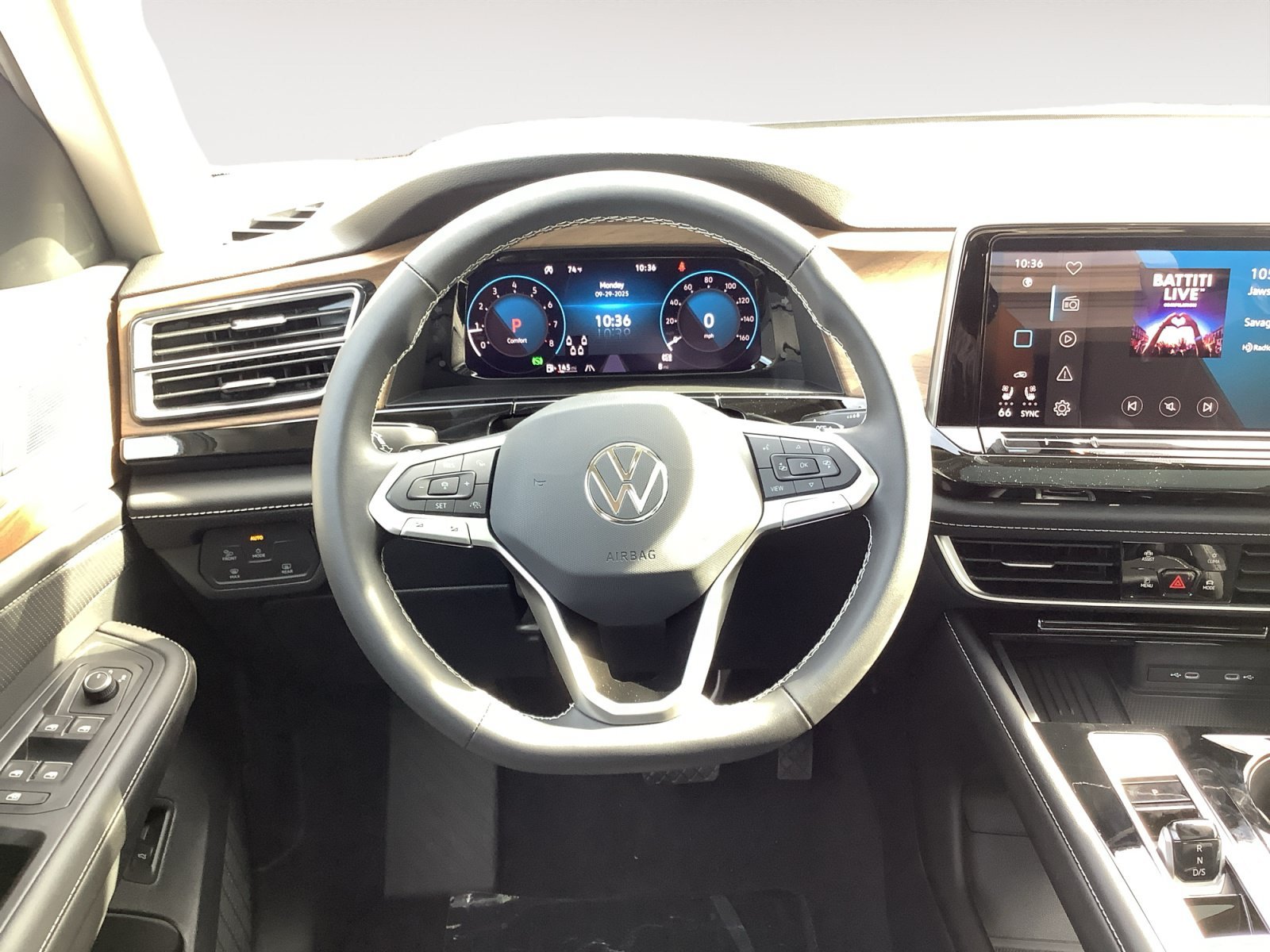 New 2026 PURE GRAY Volkswagen 2.0T SE w/Technology image 15