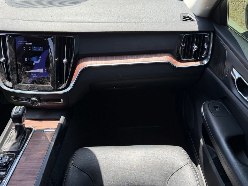Used 2021 Gray Volvo T5 Momentum image 11
