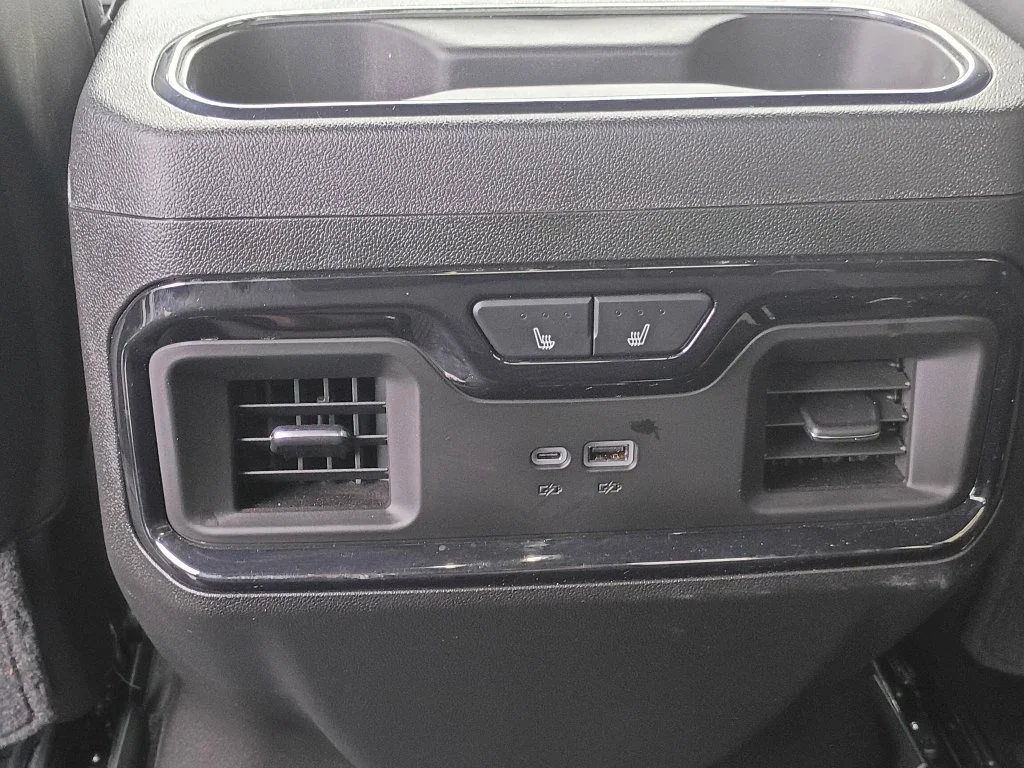 Used 2025 White GMC AT4X image 21