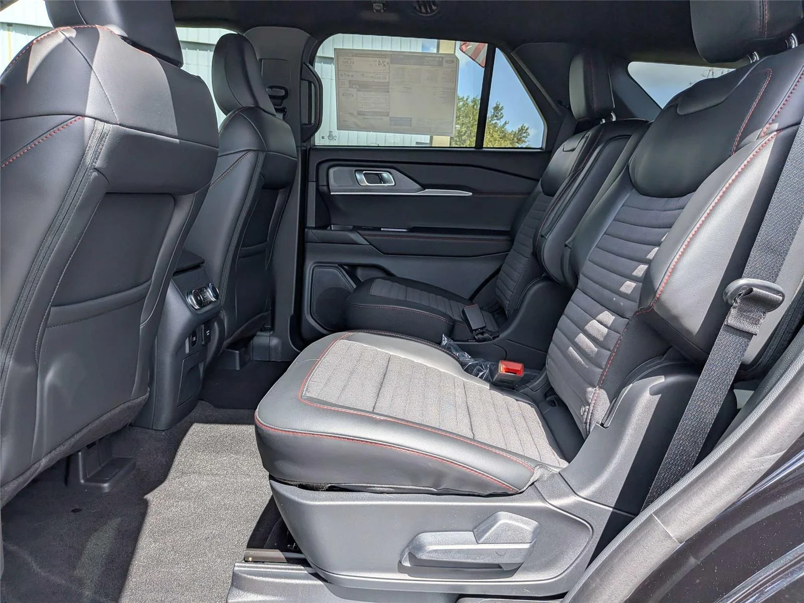 New 2026 Agate Black Metallic Ford ST-Line image 23