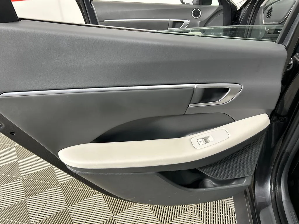 Used 2022 Gray Hyundai Blue image 16