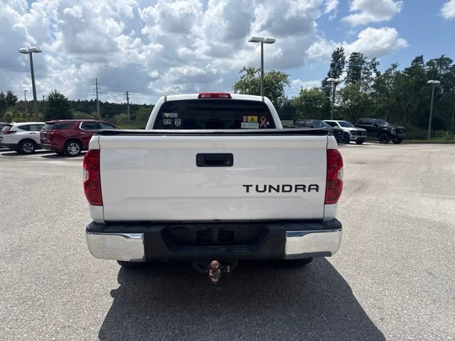 Used 2014 Super White Toyota SR5 Crew Cab Pickup image 4