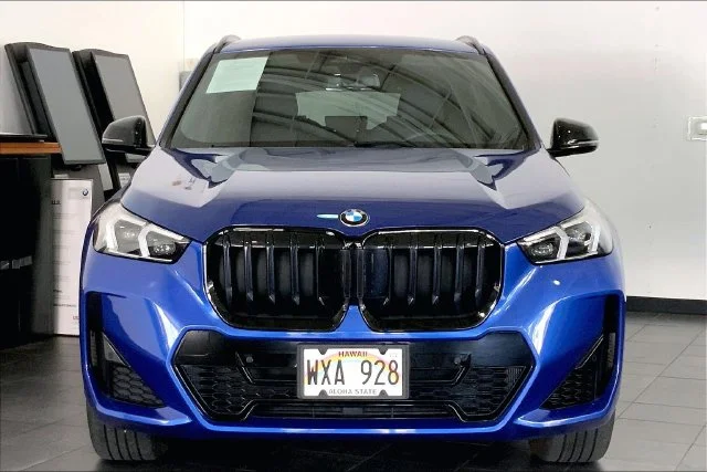 Certified Used 2023 Portimao Blue Metallic BMW xDrive28i image 3