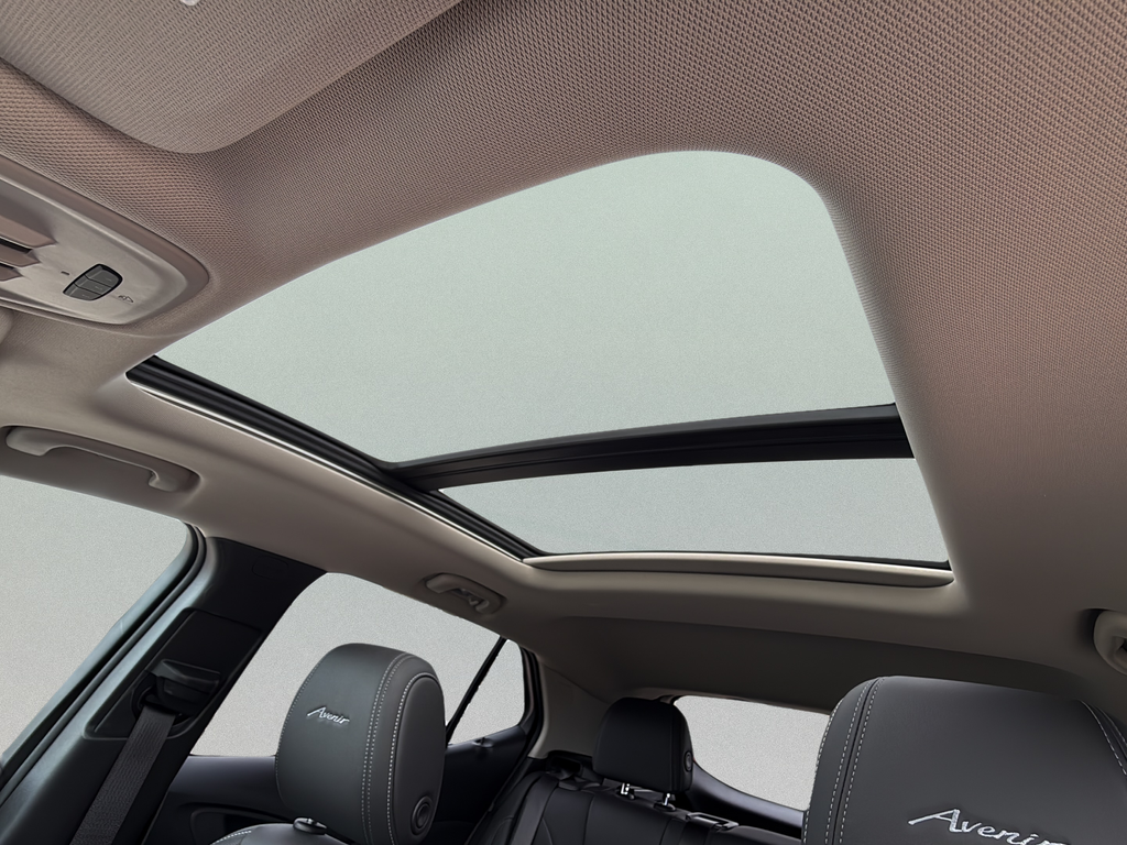 Used 2026 White Frost Tricoat Buick Avenir image 26