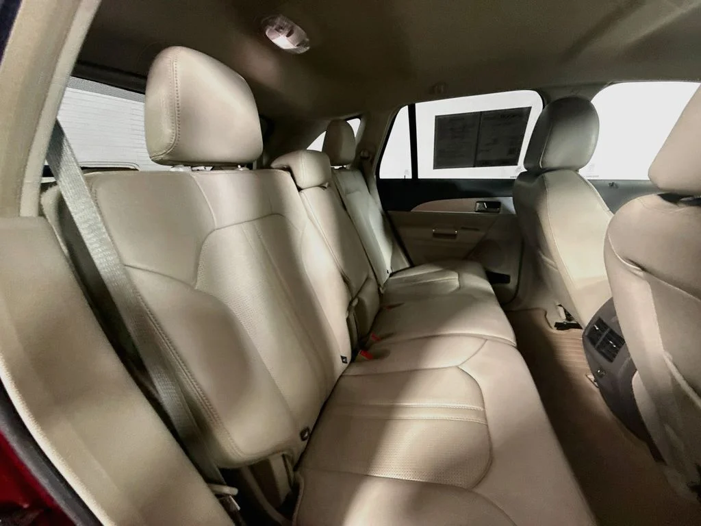 Used 2014 Ruby Red Metallic Tinted Clearcoat Lincoln Base image 25