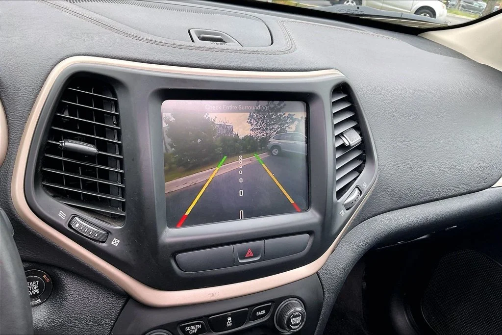 Used 2016 Gray Jeep Limited image 23