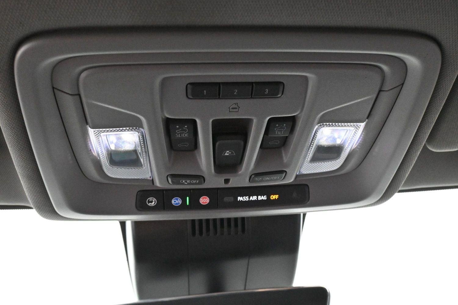 Used 2024 White Frost Tricoat GMC Denali image 29