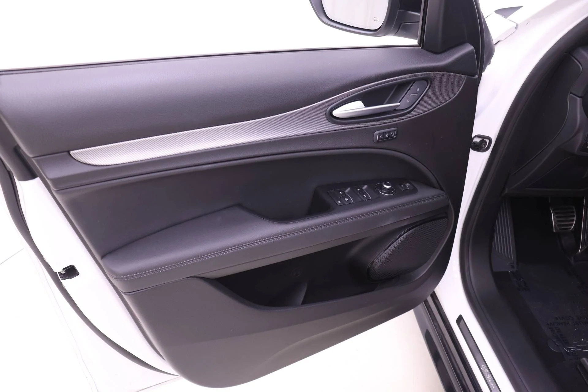 Certified Used 2024 White Alfa Romeo Veloce image 13
