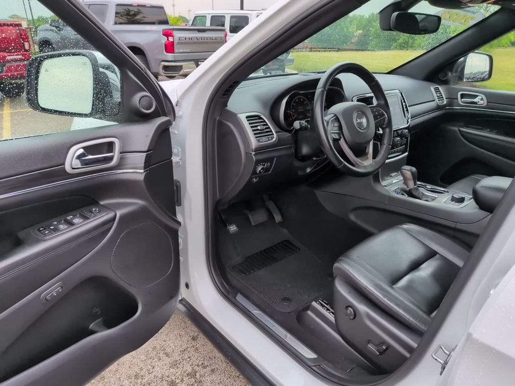 Used 2022 White Jeep Limited image 19