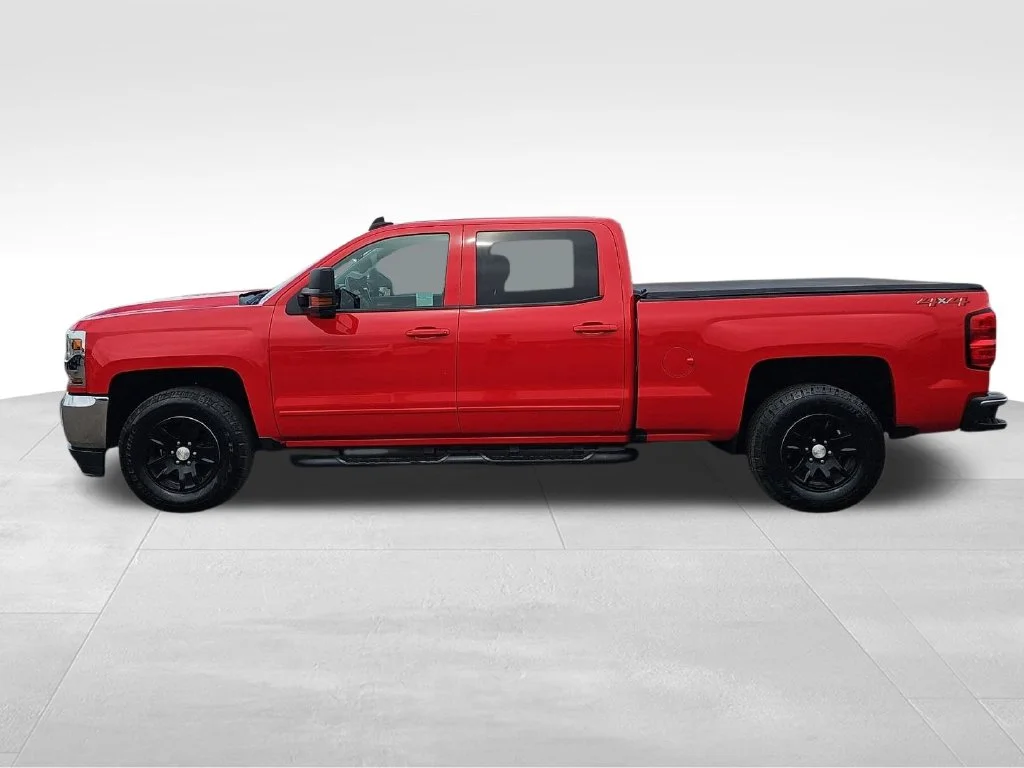 Used 2018 Red Chevrolet LT image 6