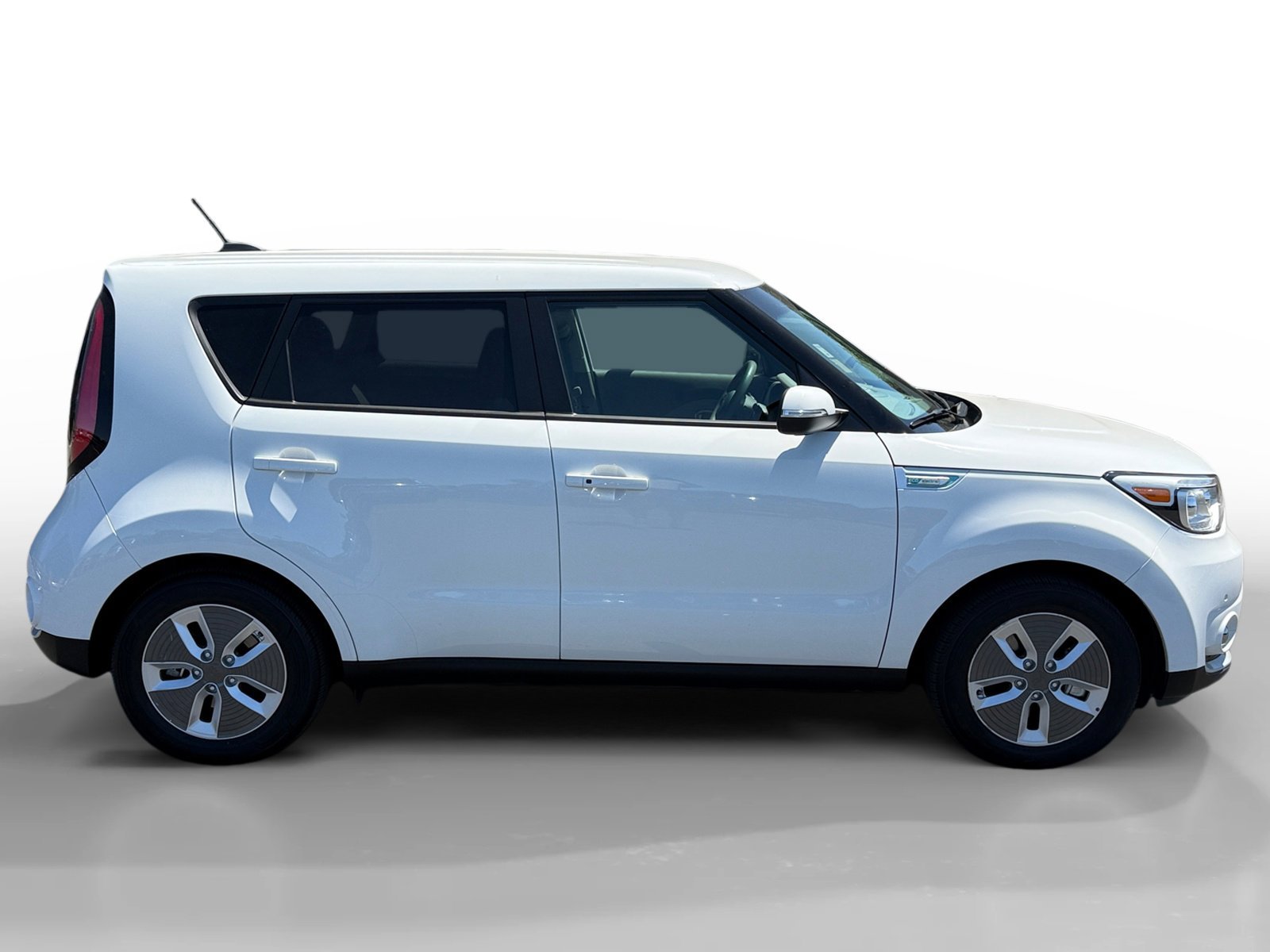 Used 2017 Clear White Kia Plus image 6