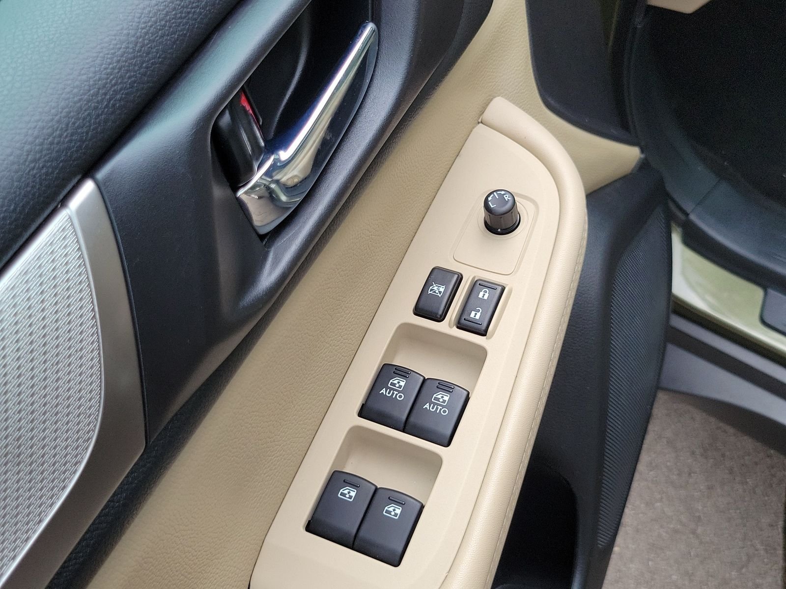 Used 2015 Green Subaru 2.5i Premium image 8