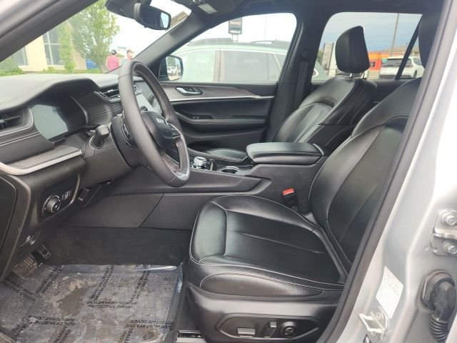 Used 2024 Silver Jeep Limited image 2