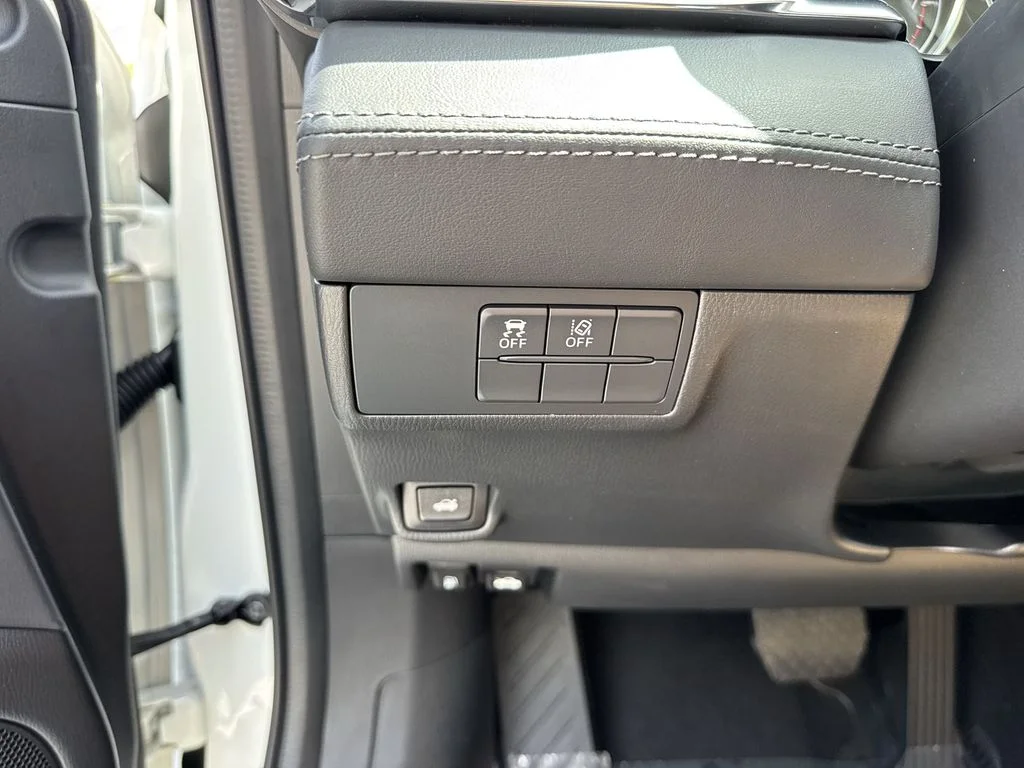 Used 2020 Snowflake White Pearl Mica Mazda Touring image 57