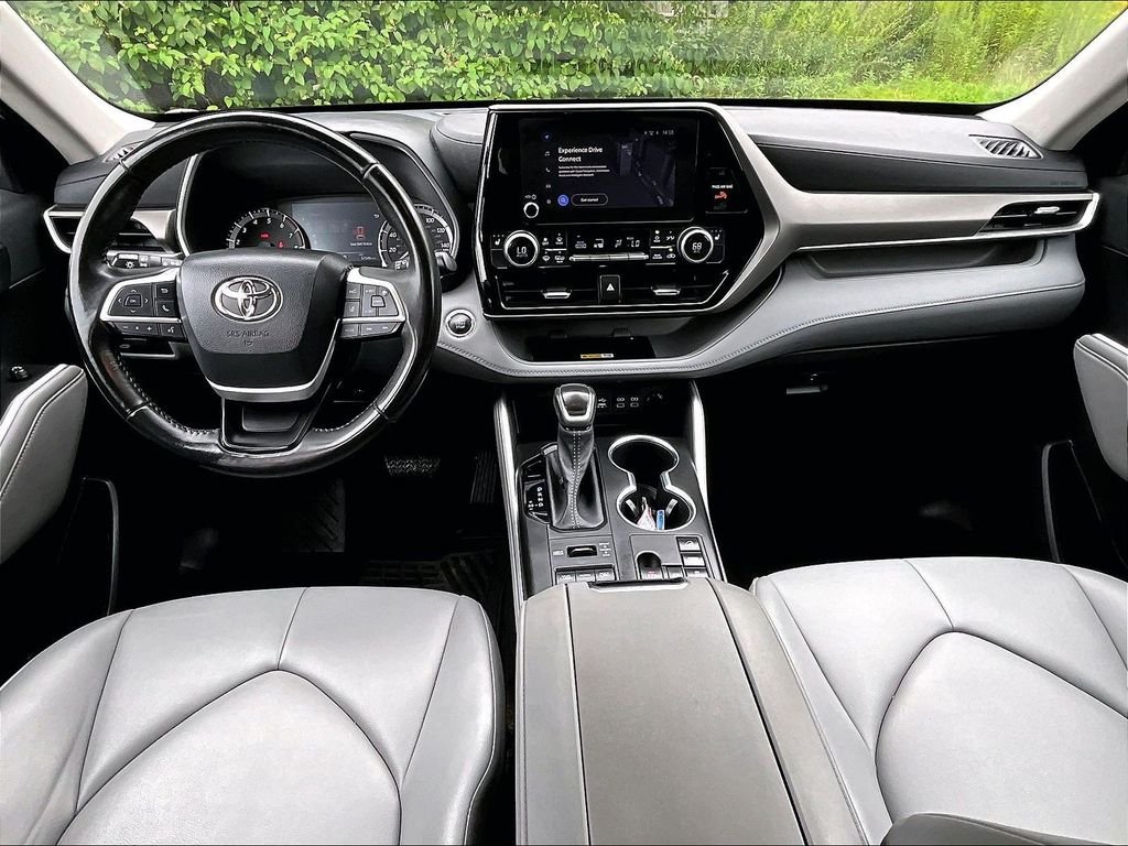Used 2023 Beige Toyota XLE image 22