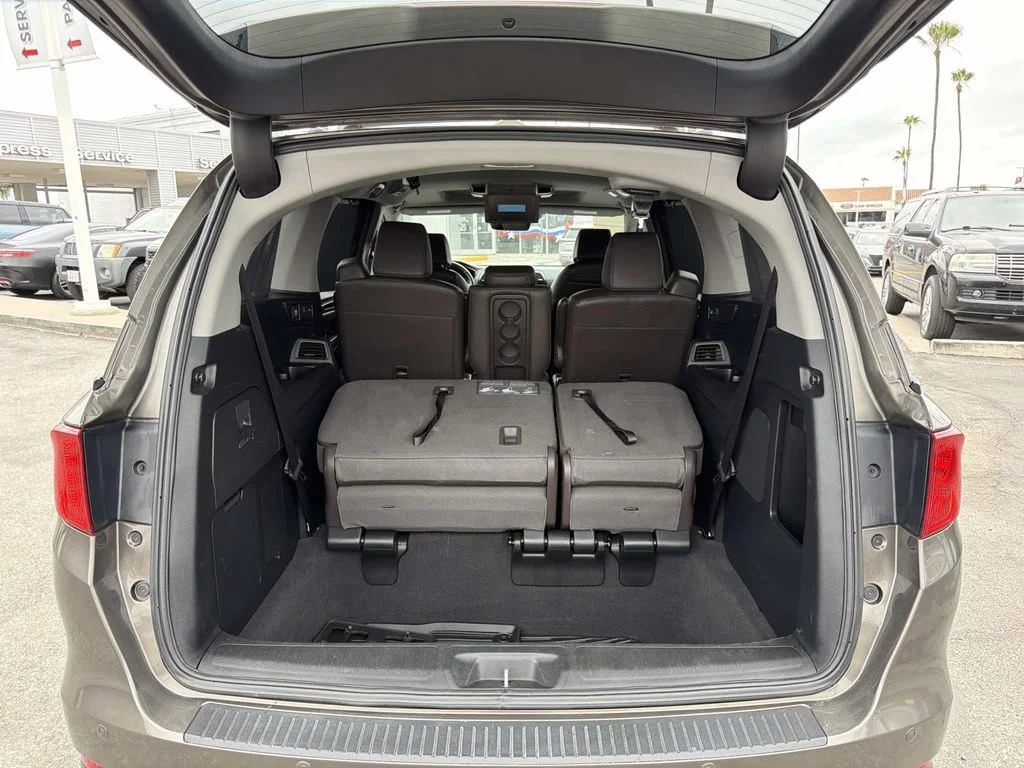 Used 2019 Pacific Pewter Metallic Honda Elite image 29