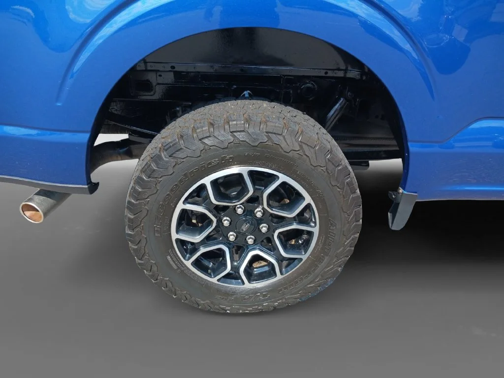 Used 2022 Blue Ford XLT image 10
