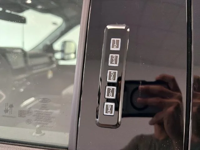 New 2027 Glacier Gray Metallic Tri-Coat Ford F-250® Lariat® image 28