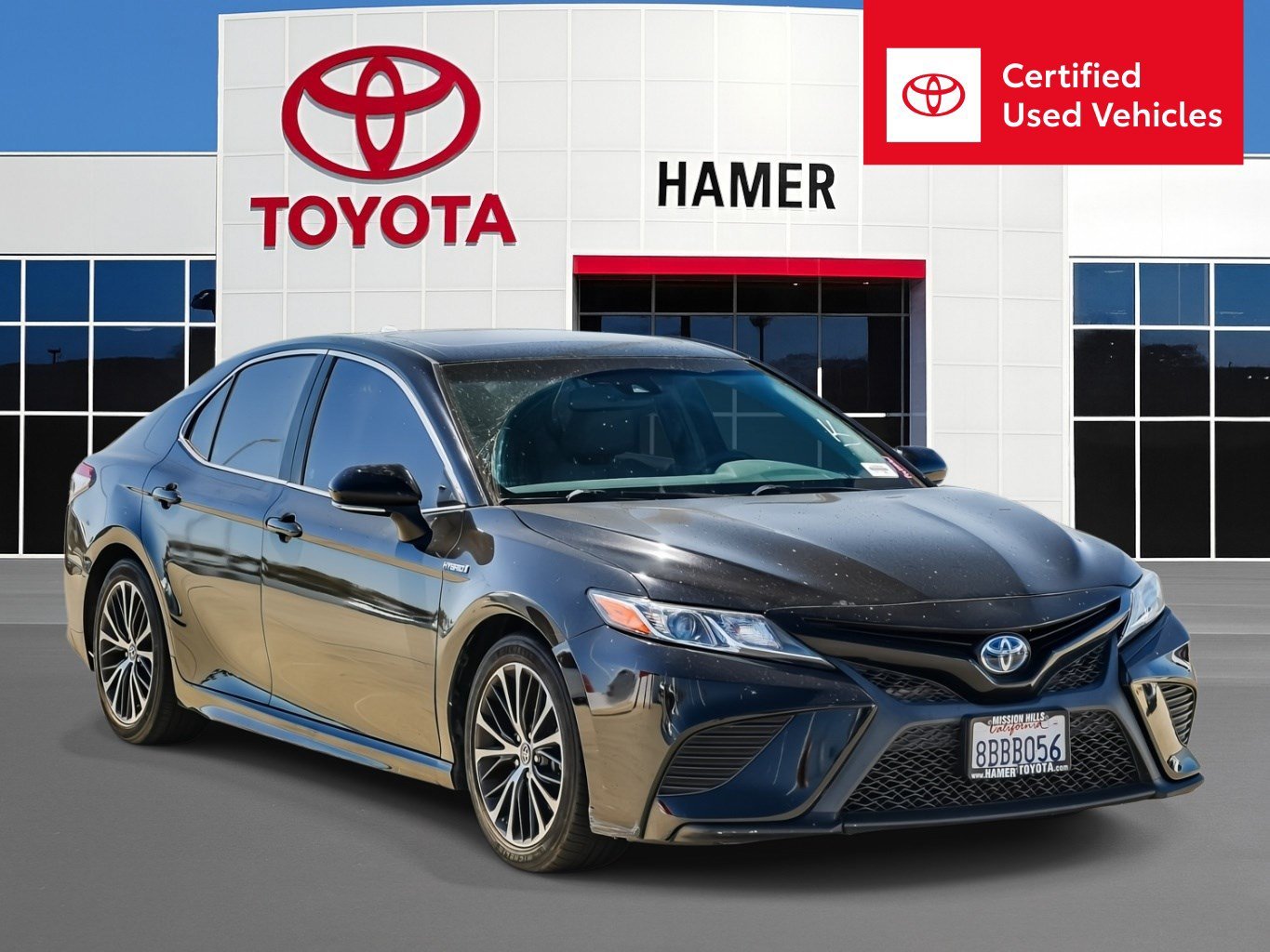 Certified Used 2018 Midnight Black Metallic Toyota Hybrid SE image 1