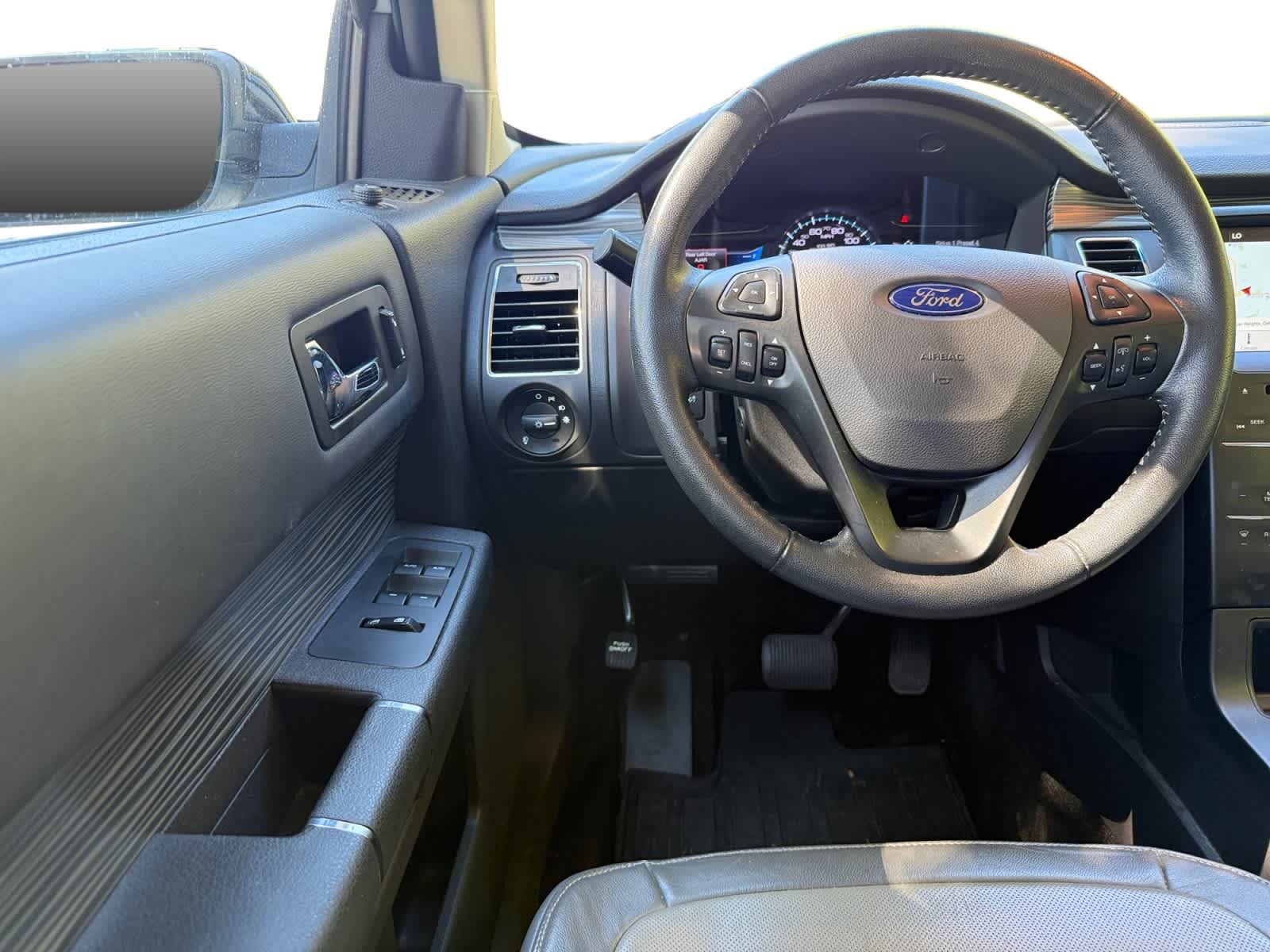 Used 2016 Oxford White Ford SEL image 21