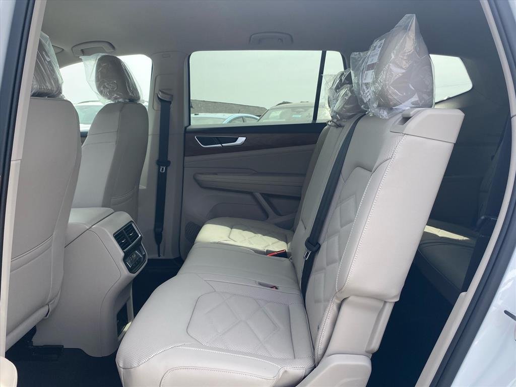 New 2026 White Volkswagen 2.0T SE image 12