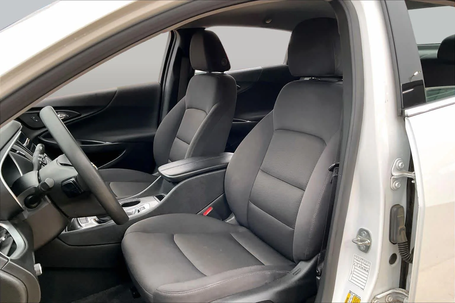 Used 2024 Summit White Chevrolet LT image 8