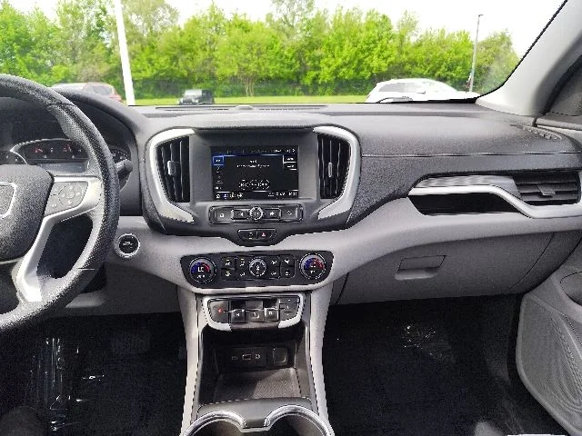 Used 2023 White GMC SLE image 17