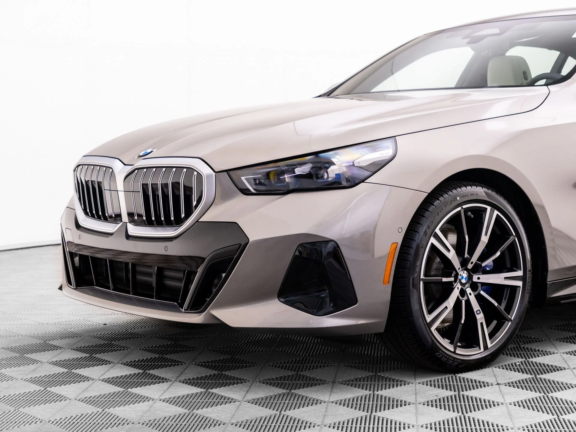 New 2026 Gray BMW 530i xDrive image 37