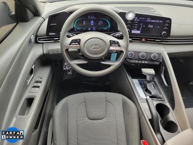 Used 2024 Black Hyundai SE image 10