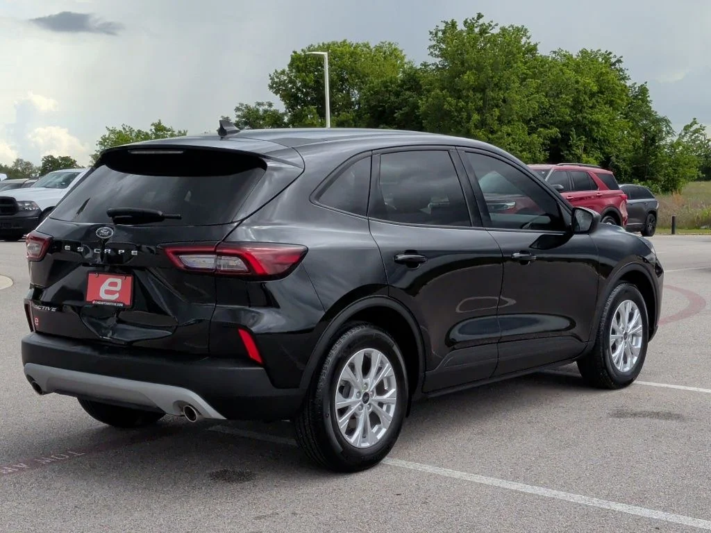 Used 2025 Black Ford Active image 7