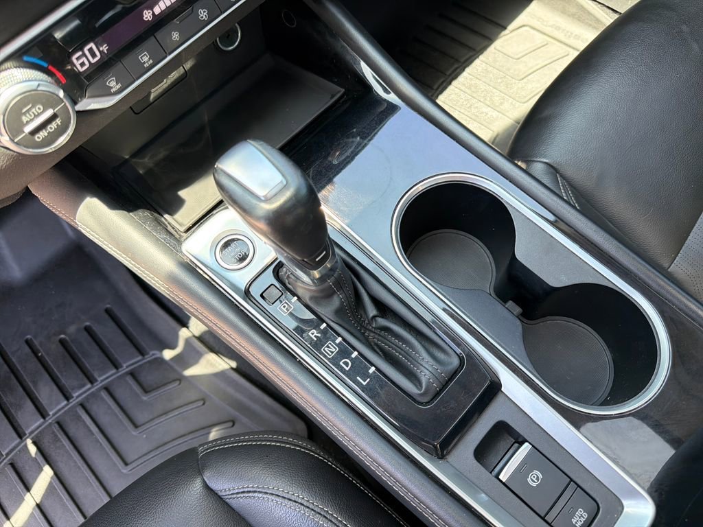 Used 2020 Gray Nissan Platinum FWD image 26