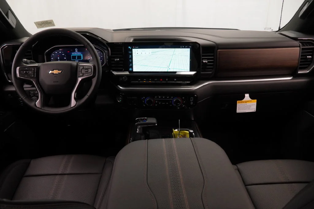 New 2026 Polar White Tricoat Chevrolet High Country image 8