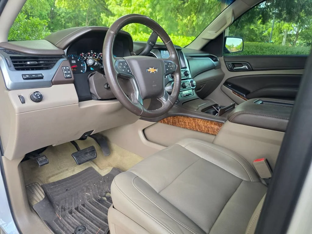 Used 2016 IRIDESCENT PEARL TRICOAT Chevrolet LTZ image 11