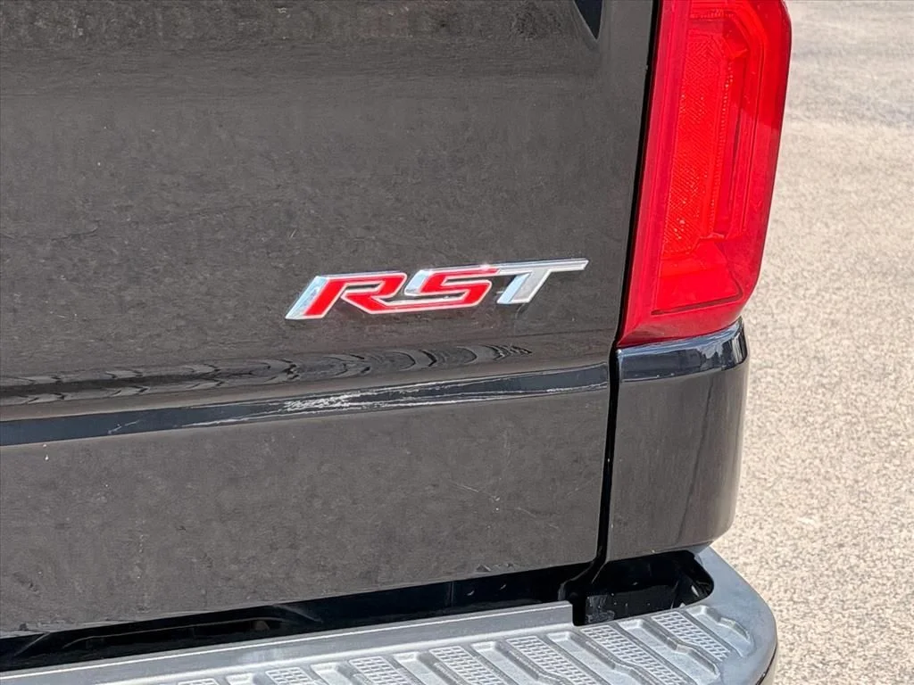Used 2019 Black Chevrolet RST image 27