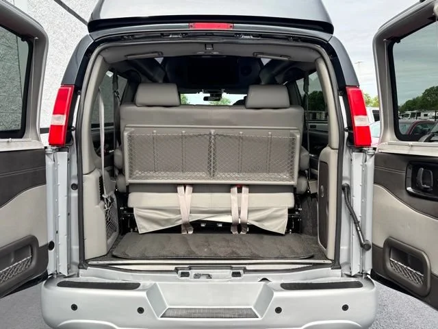 Used 2020 QUICKSILVER METALLIC GMC CARGO image 10