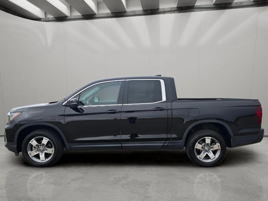 Used 2025 Black Honda RTL image 2