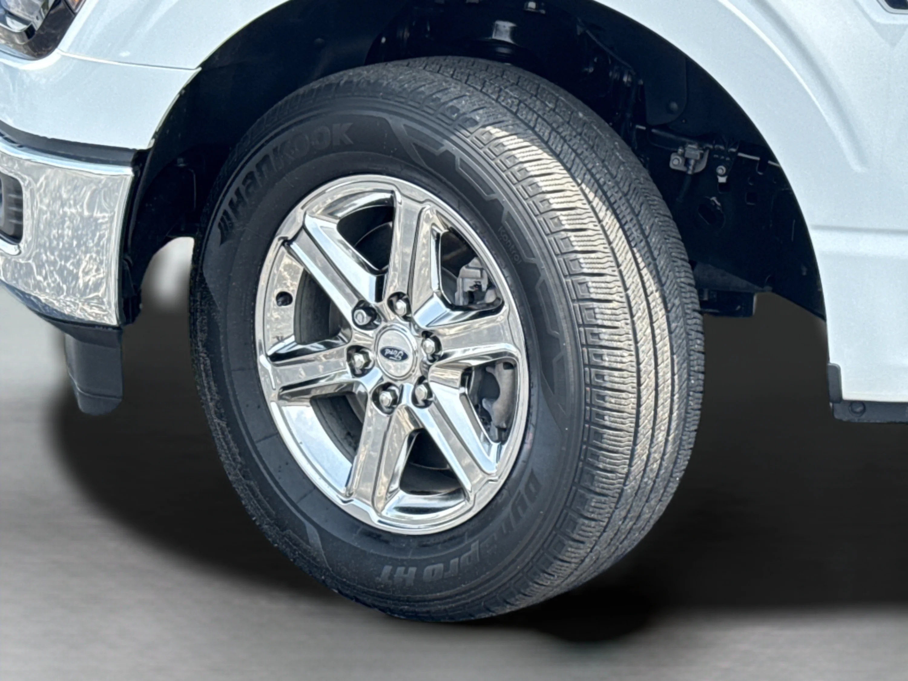 Used 2024 Oxford White Ford XLT image 48