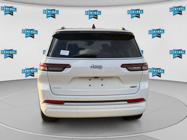 New 2027 Bright White Clear-Coat Paint Jeep Summit image 4