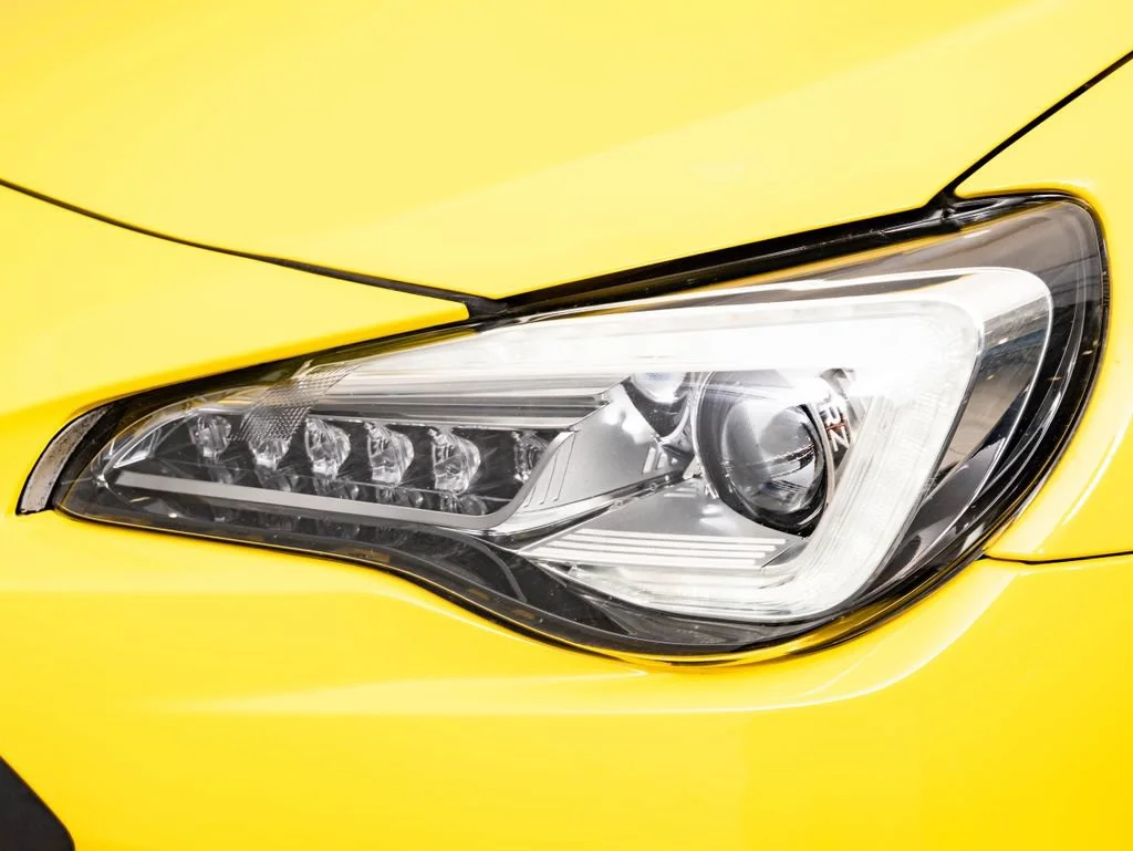 Used 2017 Charlesite Yellow Subaru Series.Yellow image 14