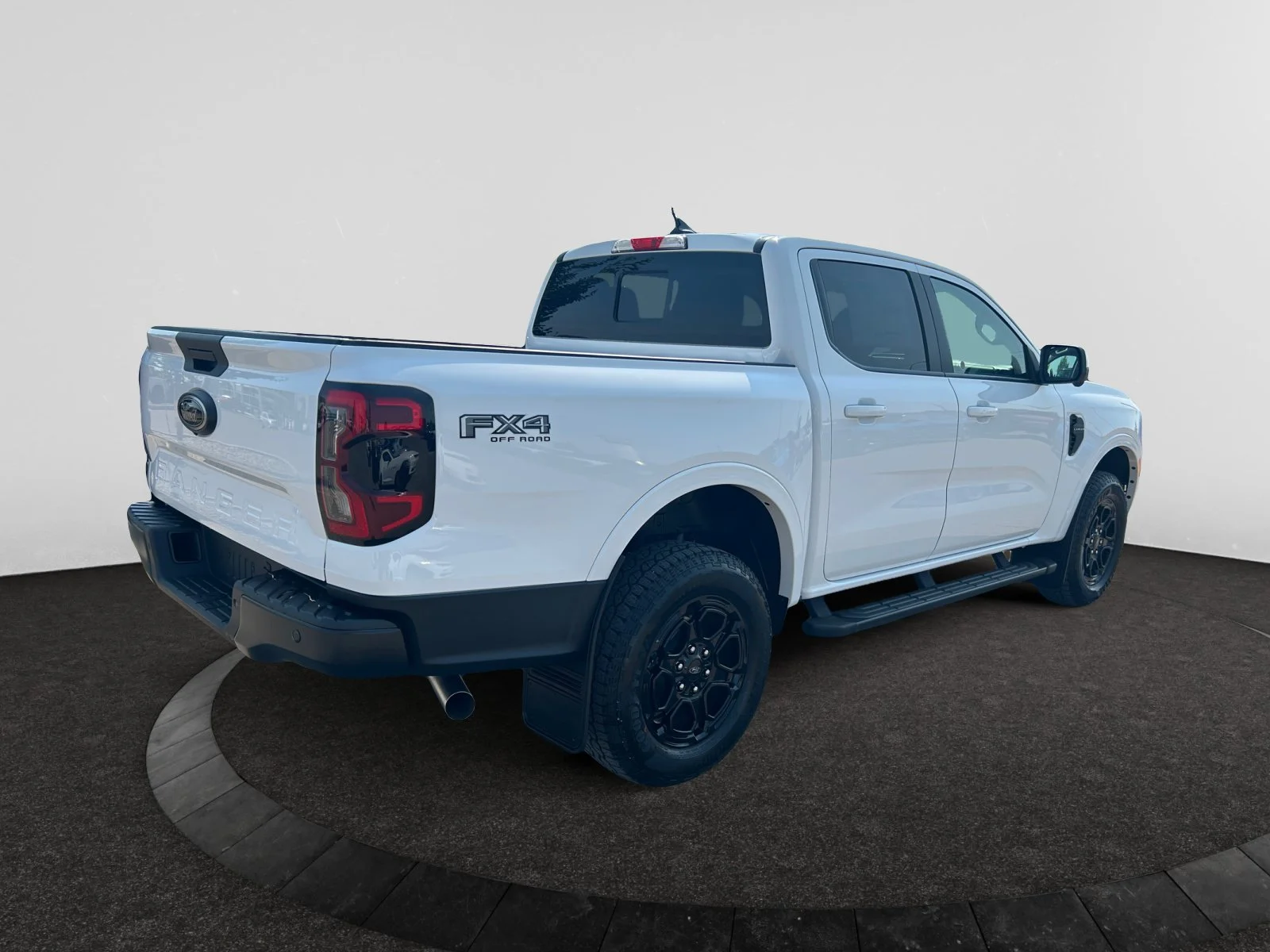 New 2026 Oxford White Ford Lariat image 5