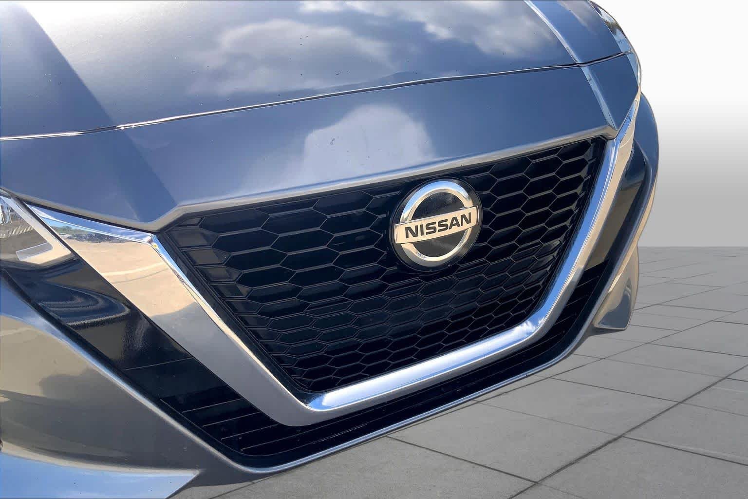 Used 2020 Gun Metallic Nissan 2.5 S image 29