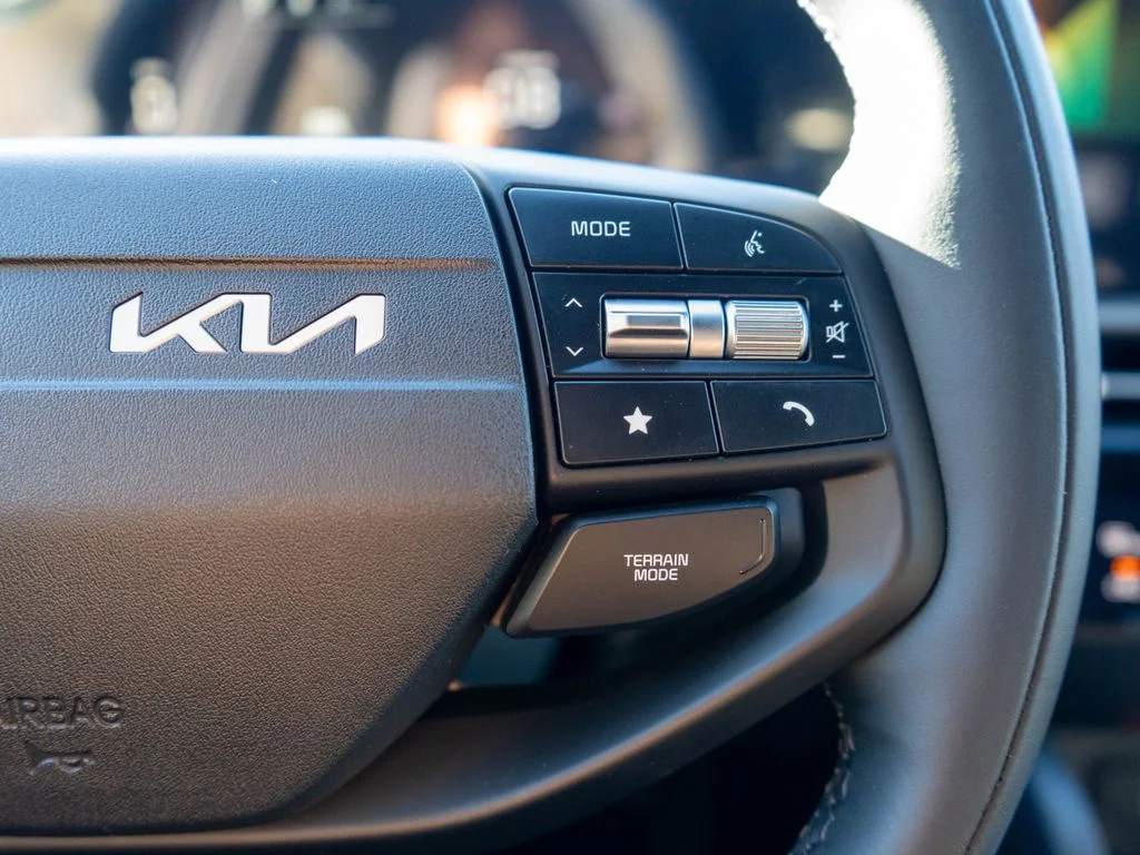 New 2026 Wolf Gray Kia X-Line image 18