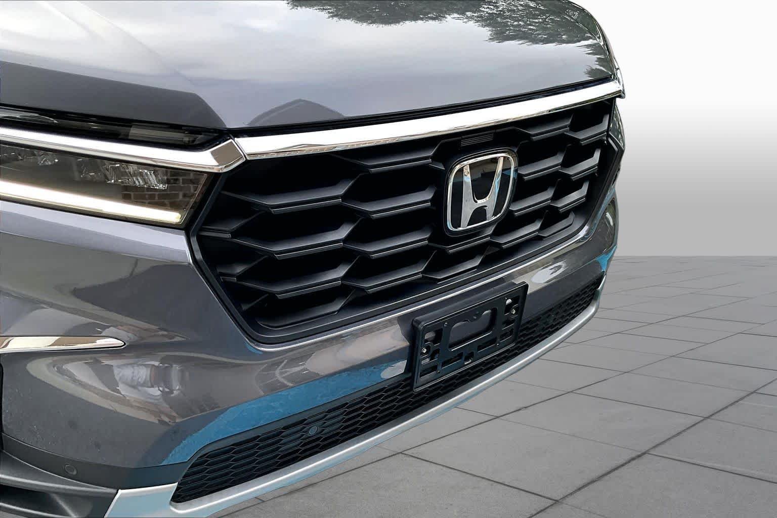 Certified Used 2025 Modern Steel Metallic Honda EX-L image 29