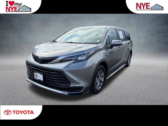 2026 Toyota Sienna LE