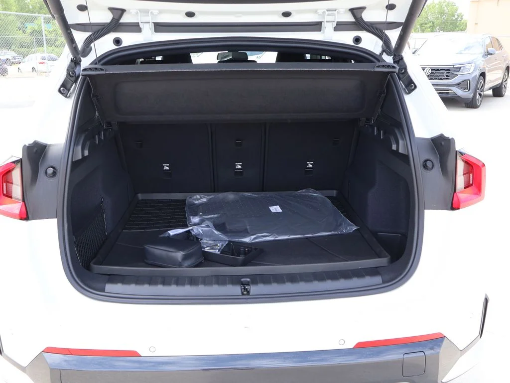 2025 BMW X1 28i - Photo 28
