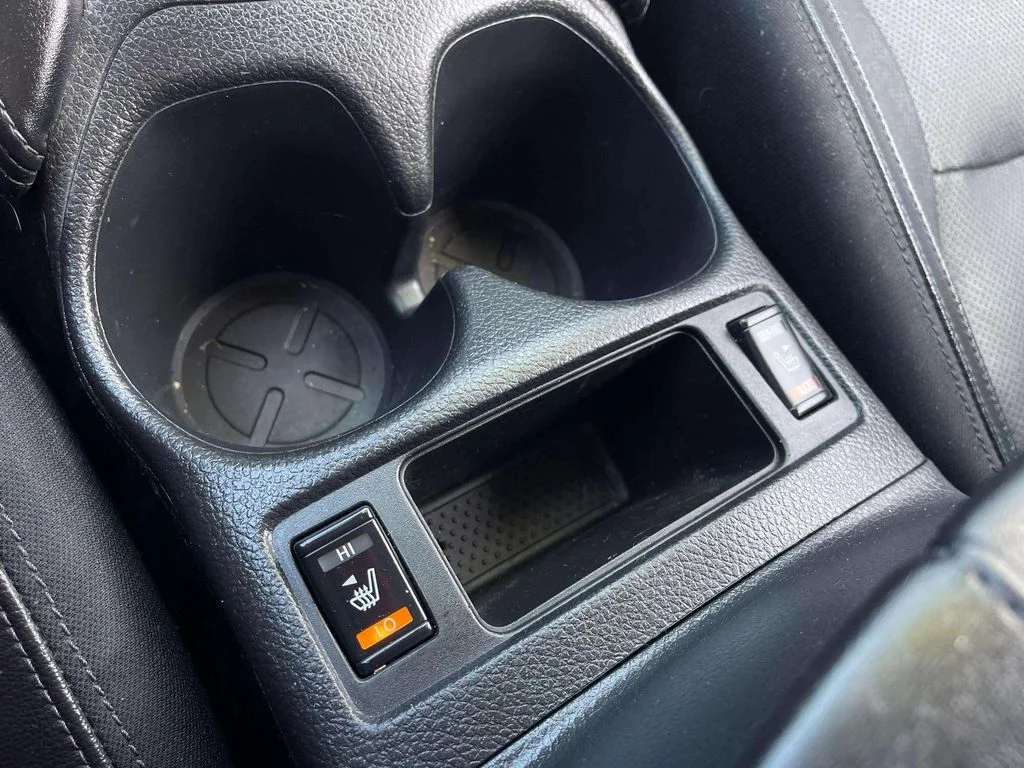 Used 2018 Gun Metallic Nissan SL image 15
